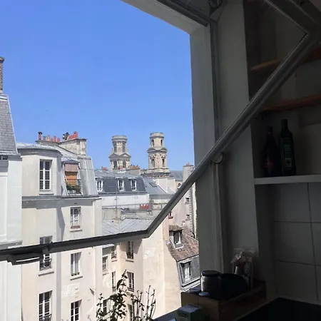 Appartamento With Balcony Eiffel Tower View Parigi